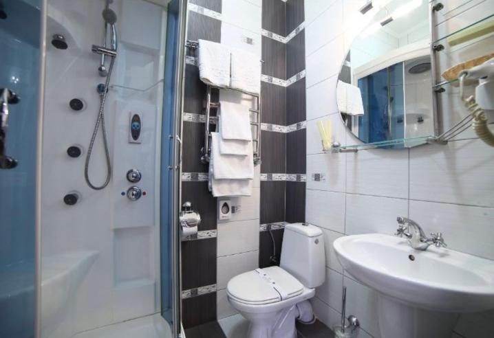 Соняхи Hotel Zimna Voda Kültér fotó