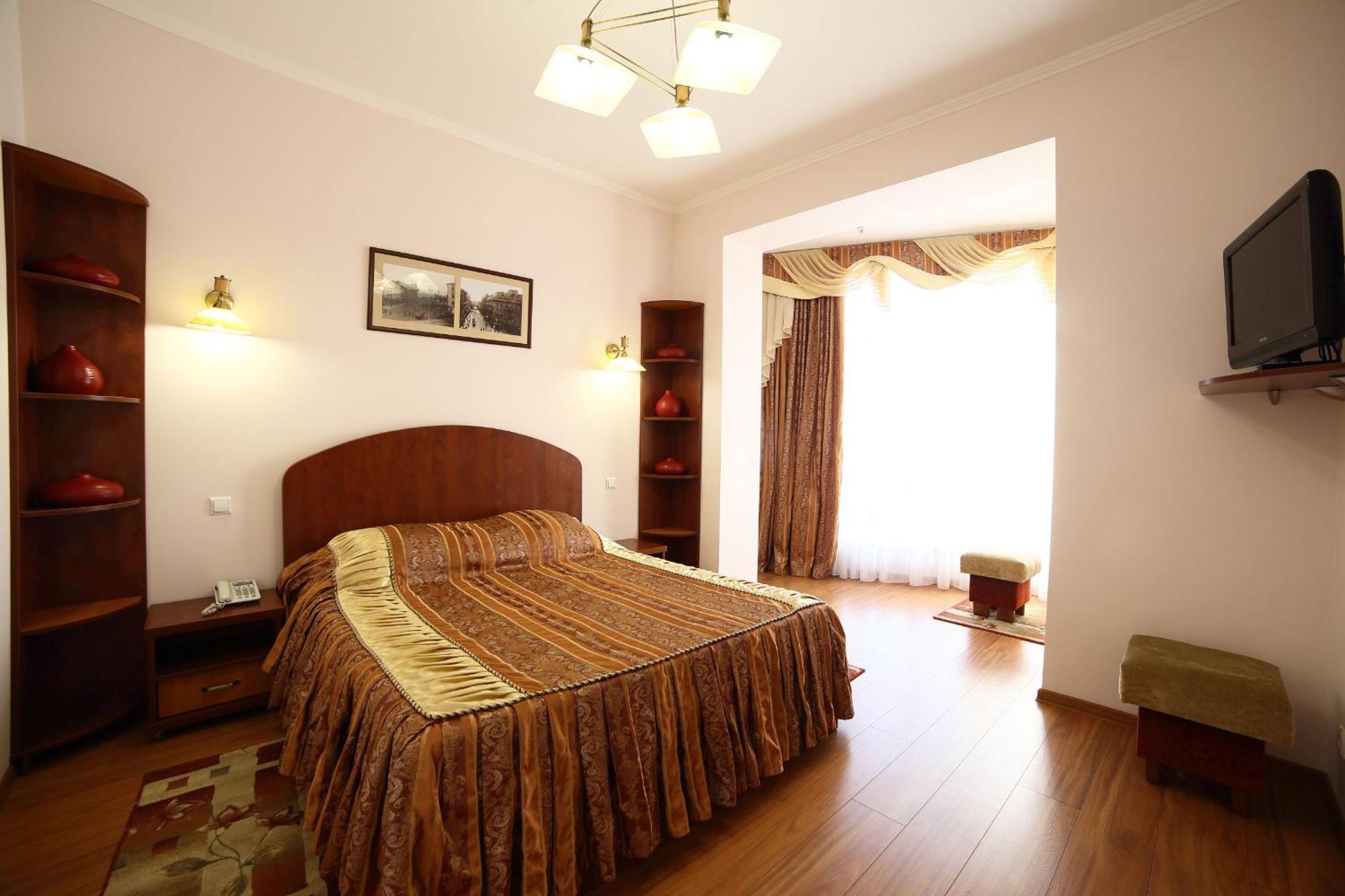 Соняхи Hotel Zimna Voda Kültér fotó